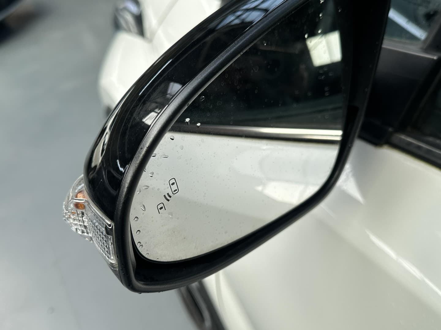 Toyota C-hr thumbnail 27