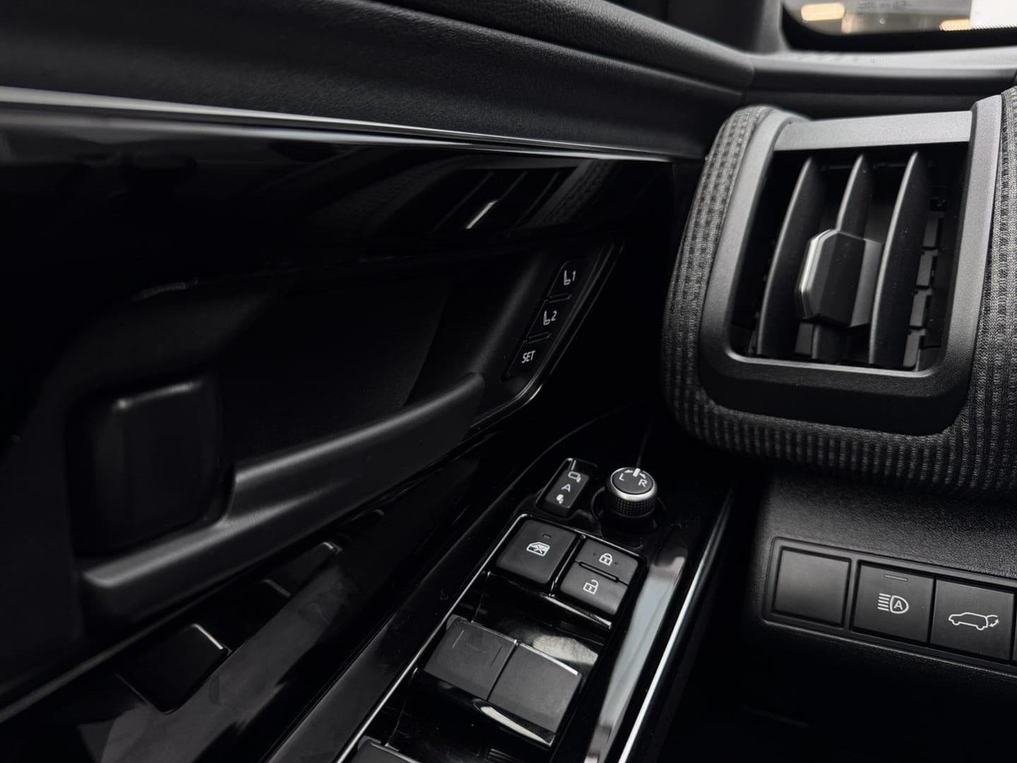 Toyota Bz4x thumbnail 23