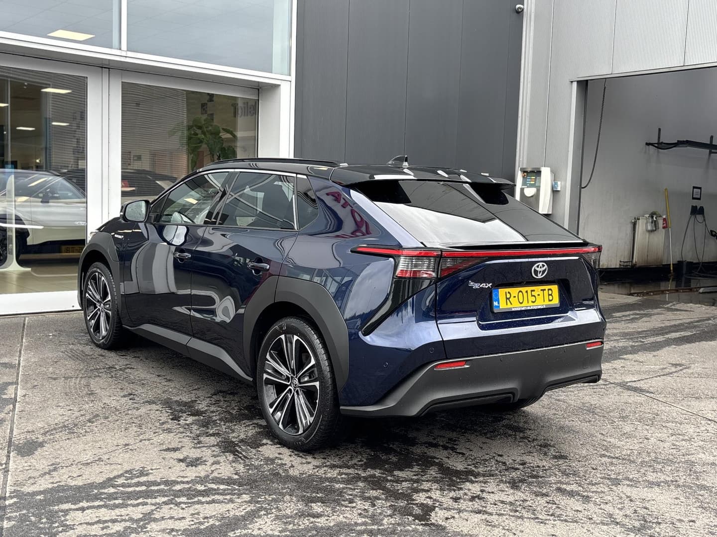 Toyota Bz4x thumbnail 4