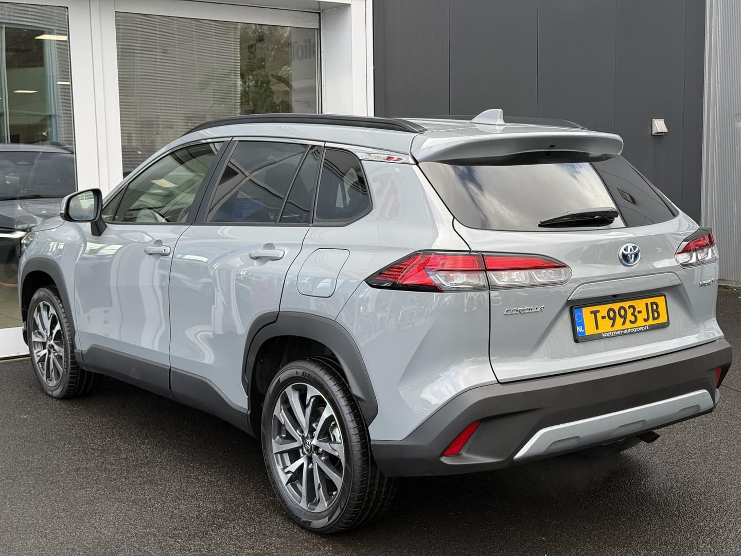 Toyota Corolla-cross thumbnail 6