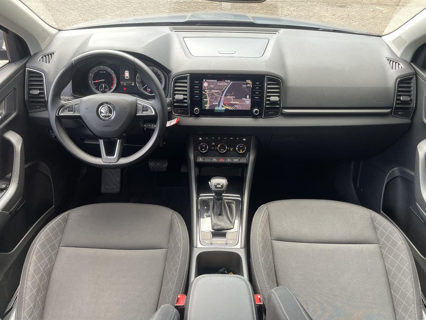 Skoda Karoq thumbnail 13