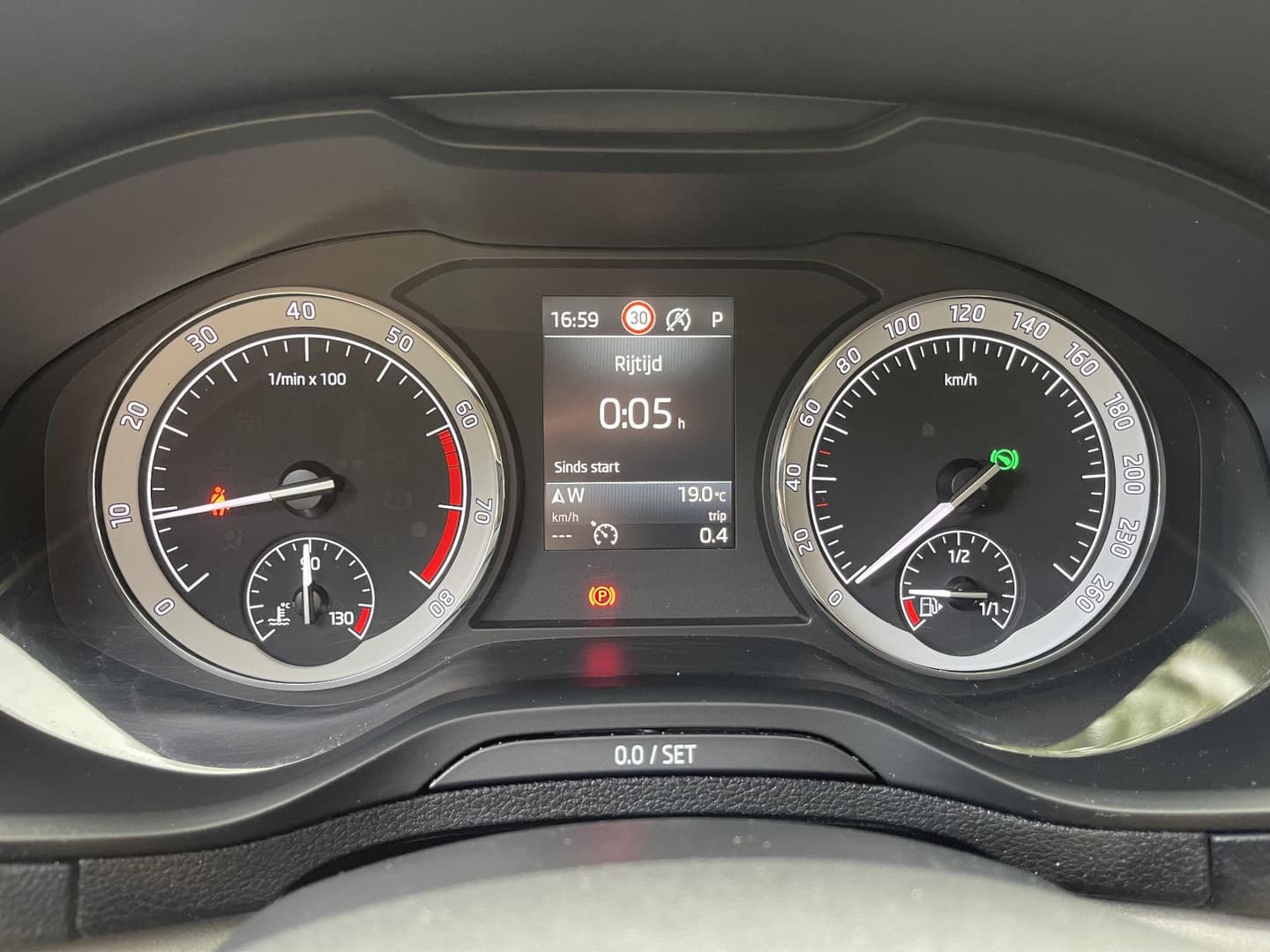 Skoda Karoq thumbnail 17