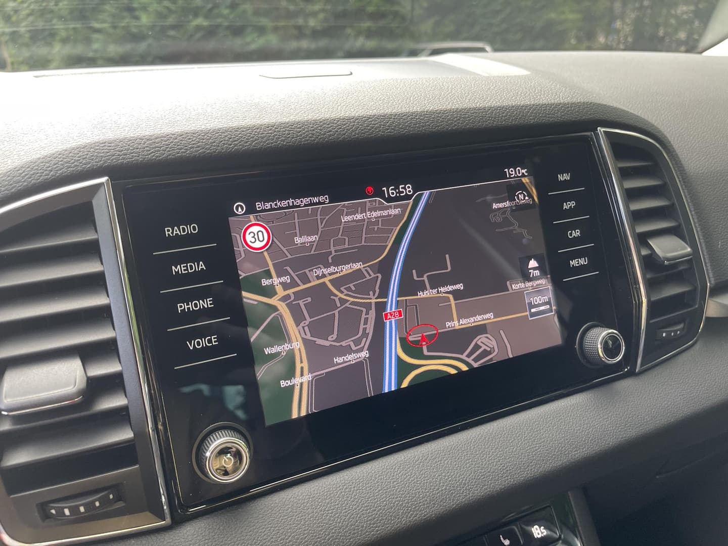 Skoda Karoq thumbnail 19