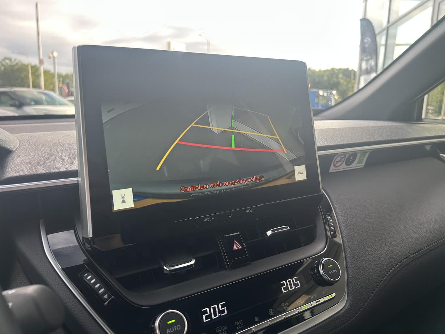 Toyota Corolla-cross thumbnail 19