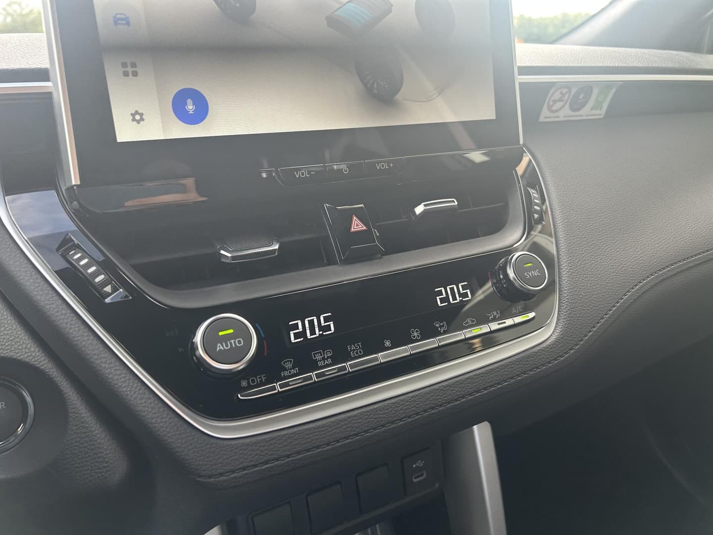 Toyota Corolla-cross thumbnail 20