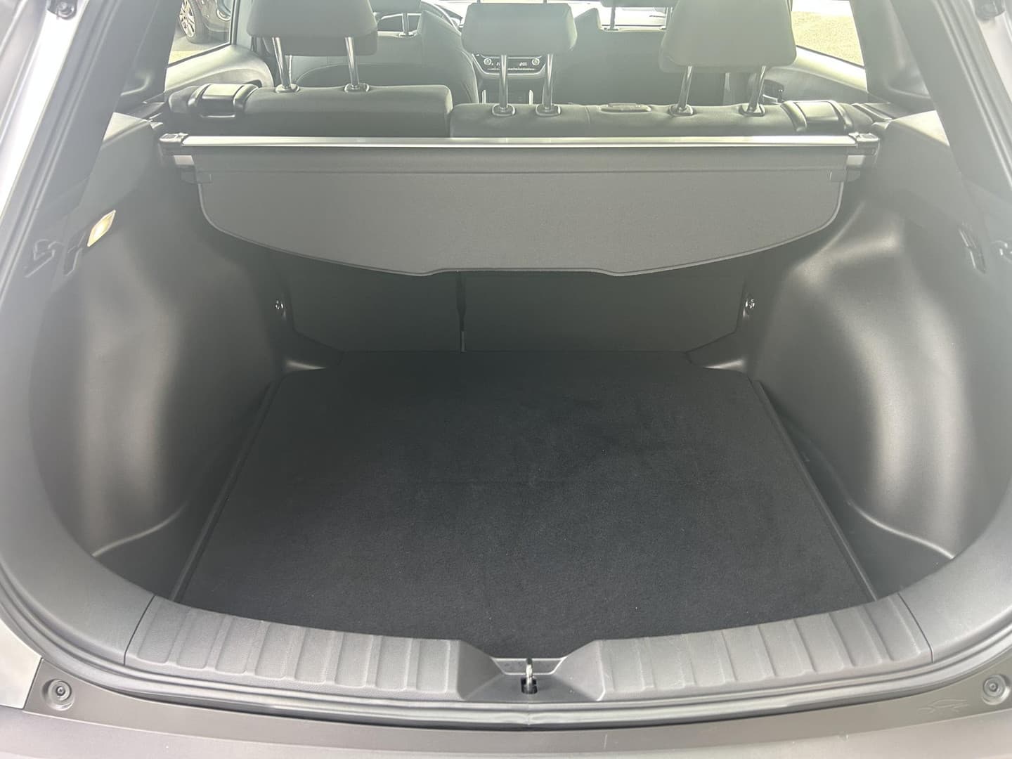 Toyota Corolla-cross thumbnail 24