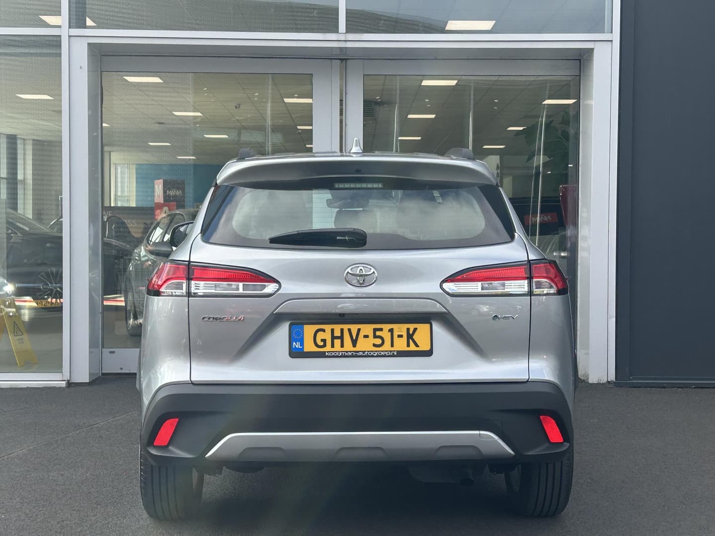 Toyota Corolla-cross thumbnail 6