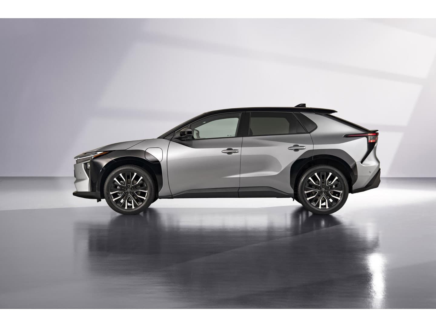 Toyota Bz4x thumbnail 3