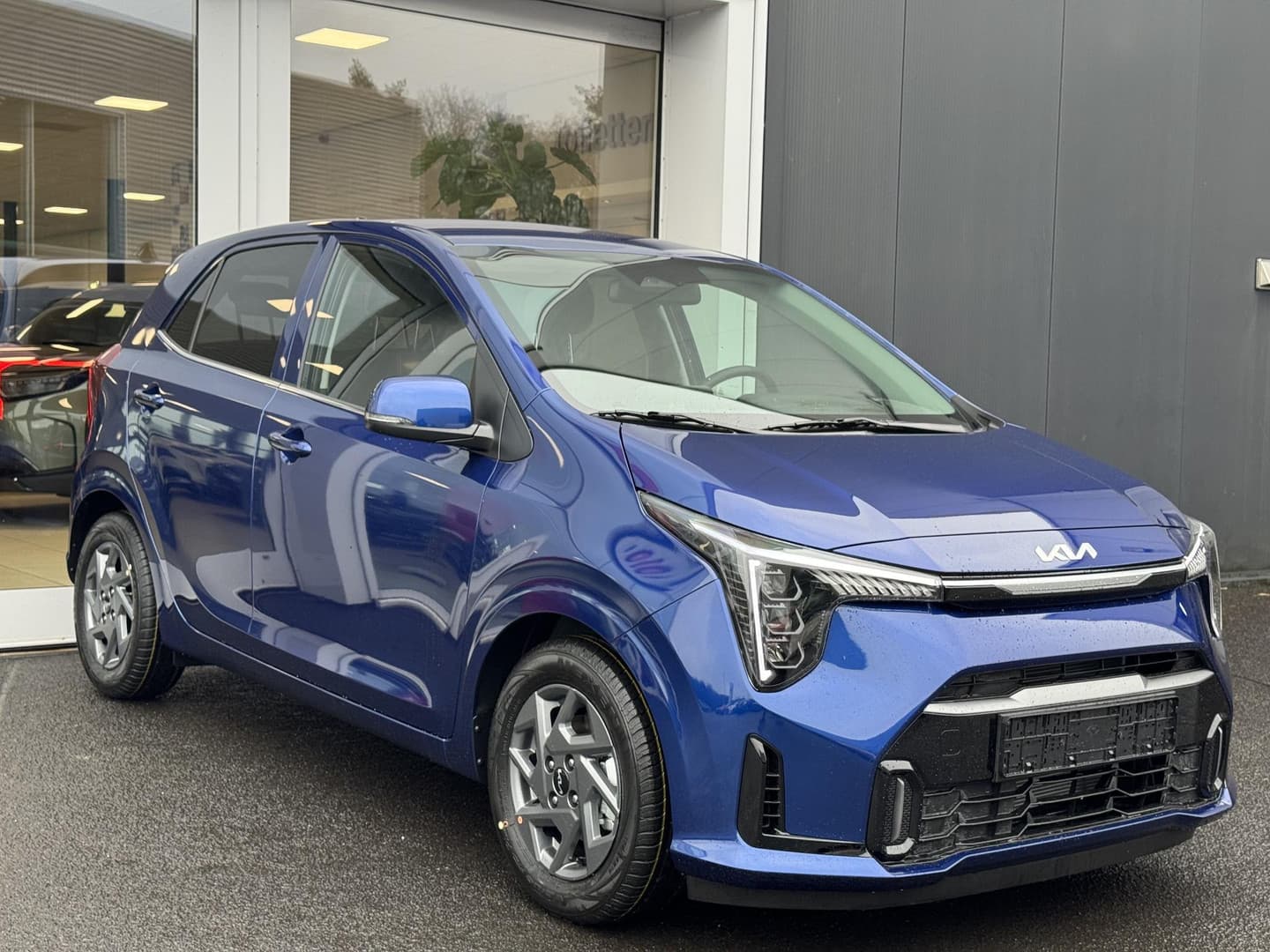 Kia Picanto thumbnail 3