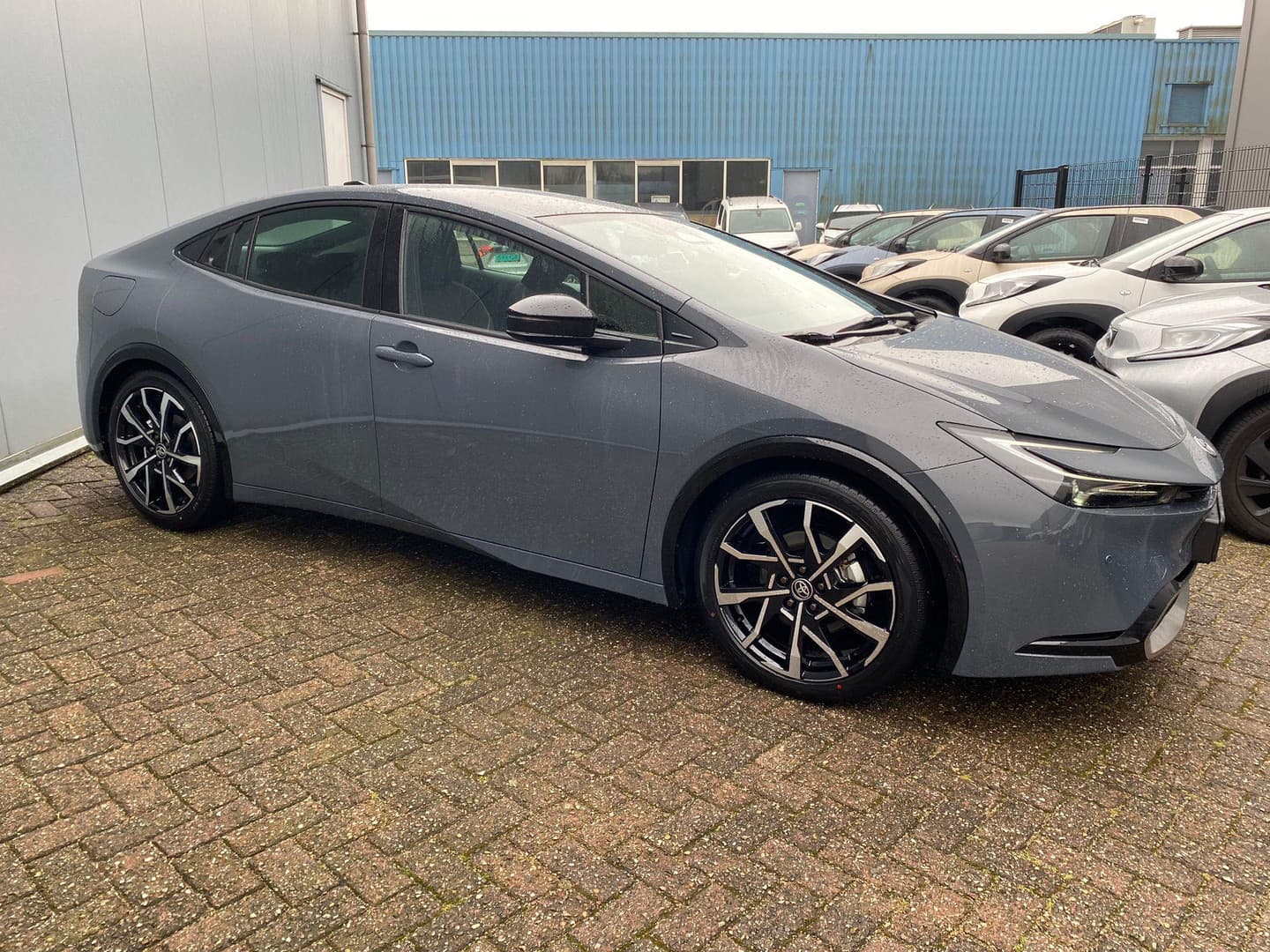 Toyota Prius thumbnail 3