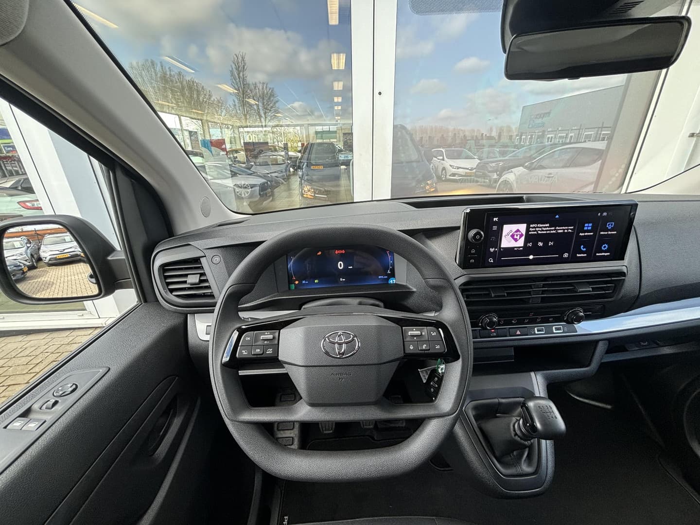 Toyota Proace thumbnail 2