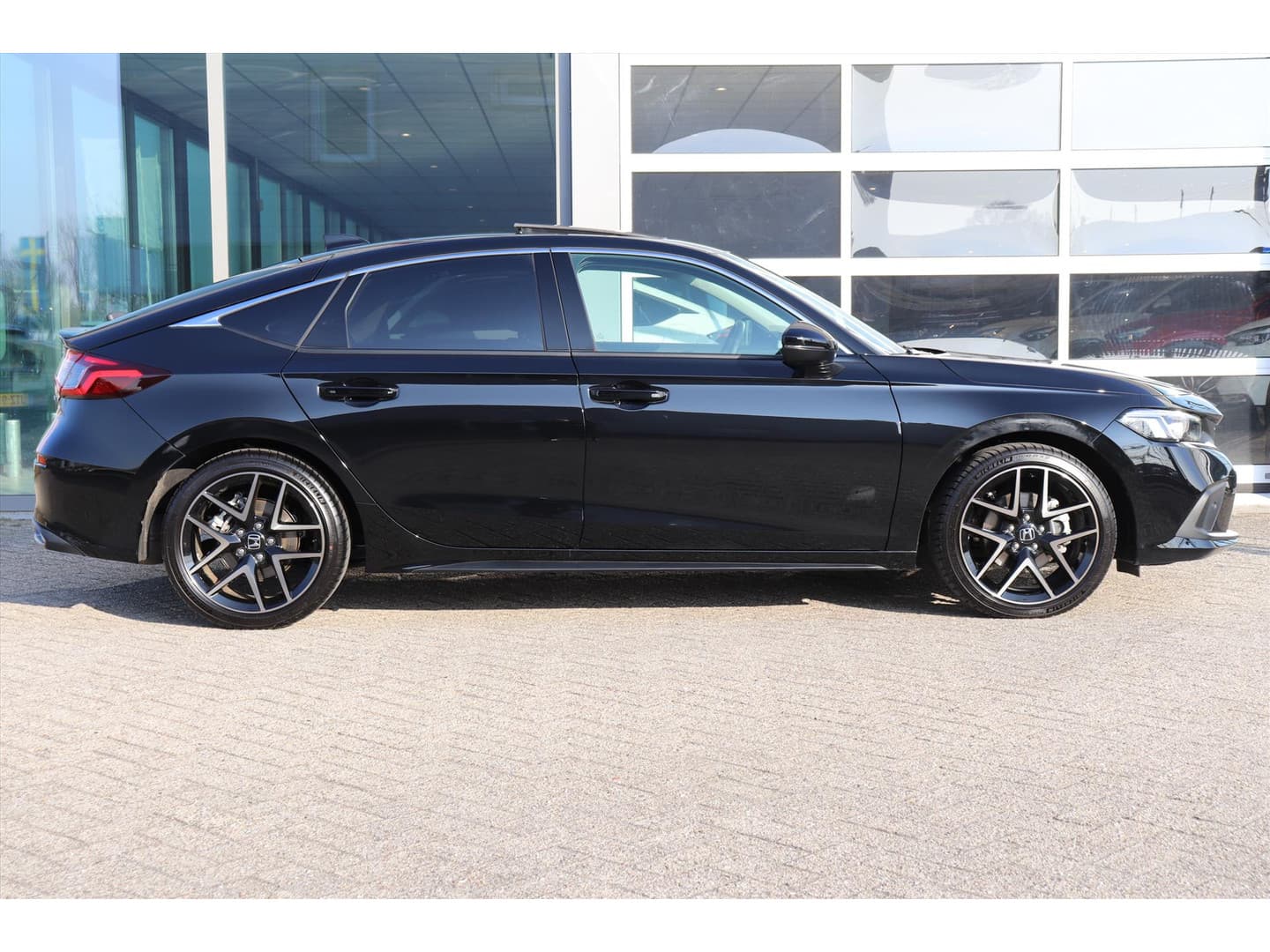 Honda Civic 2.0 Full Hybrid 184PK Advance Automaat thumbnail 3