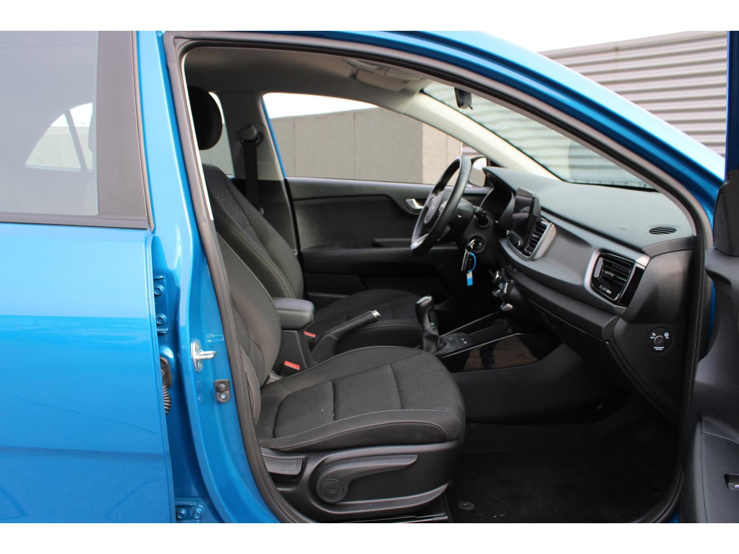 Kia Rio thumbnail 10