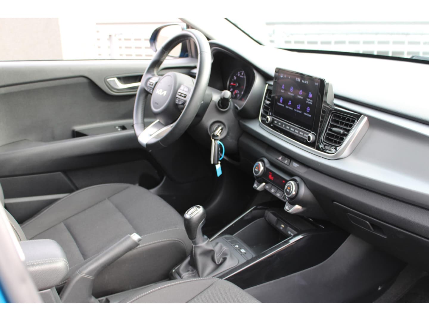 Kia Rio thumbnail 11