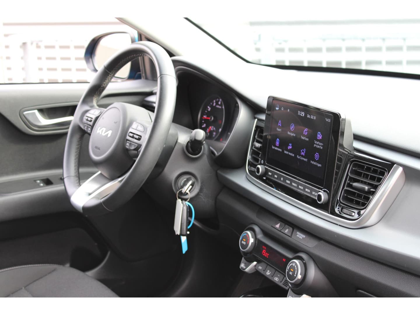 Kia Rio thumbnail 12