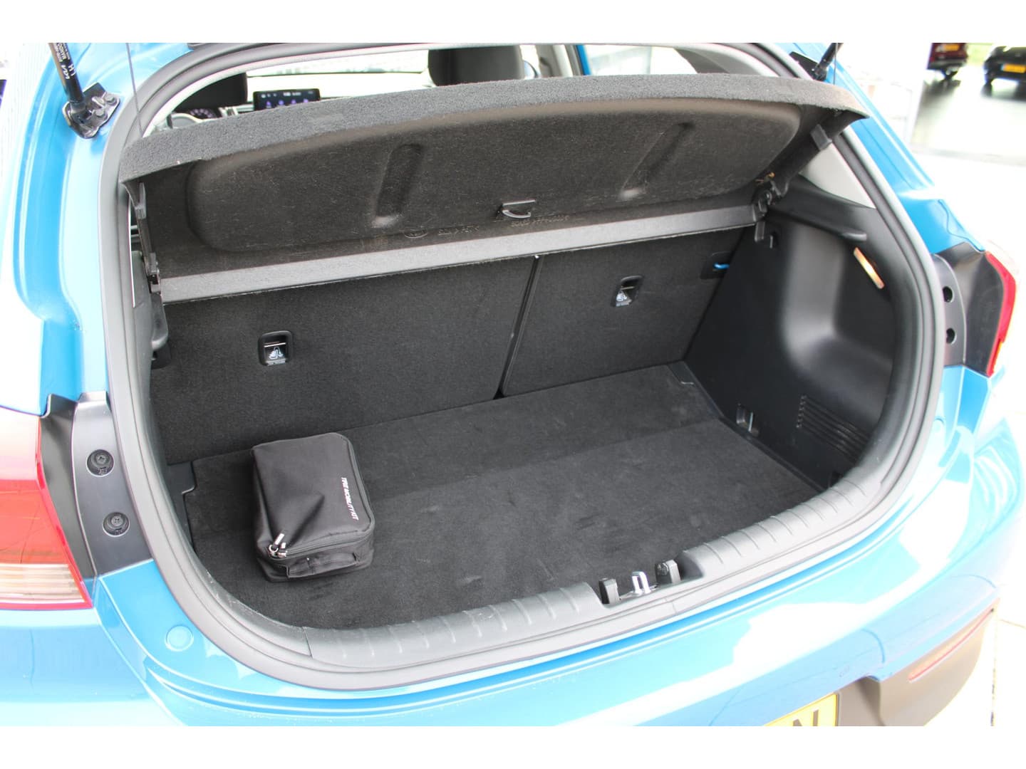 Kia Rio thumbnail 16