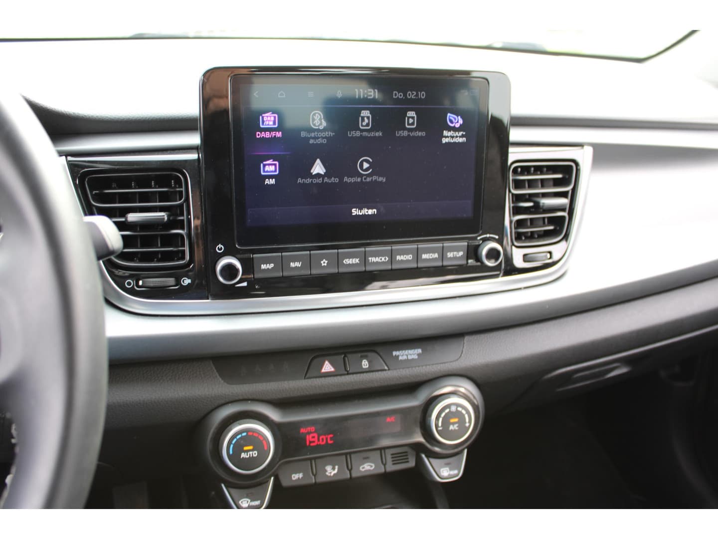 Kia Rio thumbnail 24