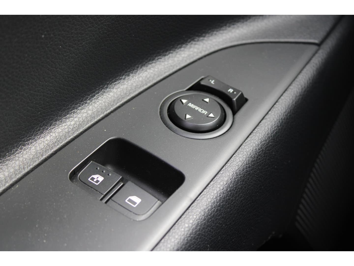 Kia Rio thumbnail 30