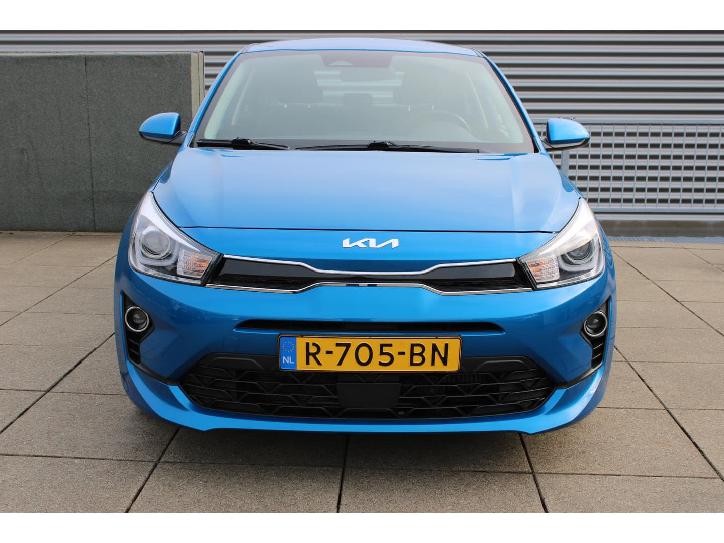 Kia Rio thumbnail 3