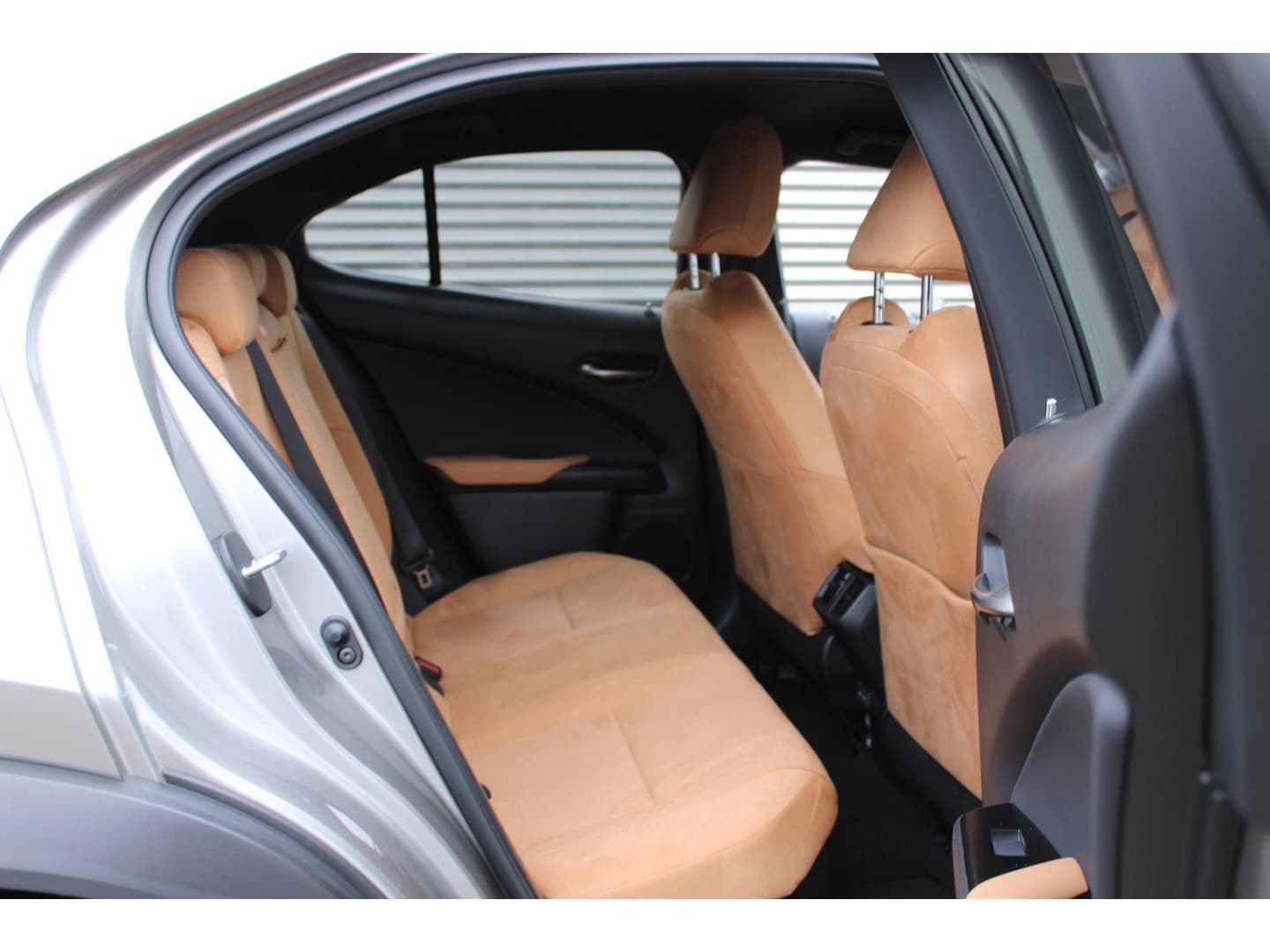 Lexus Ux thumbnail 12