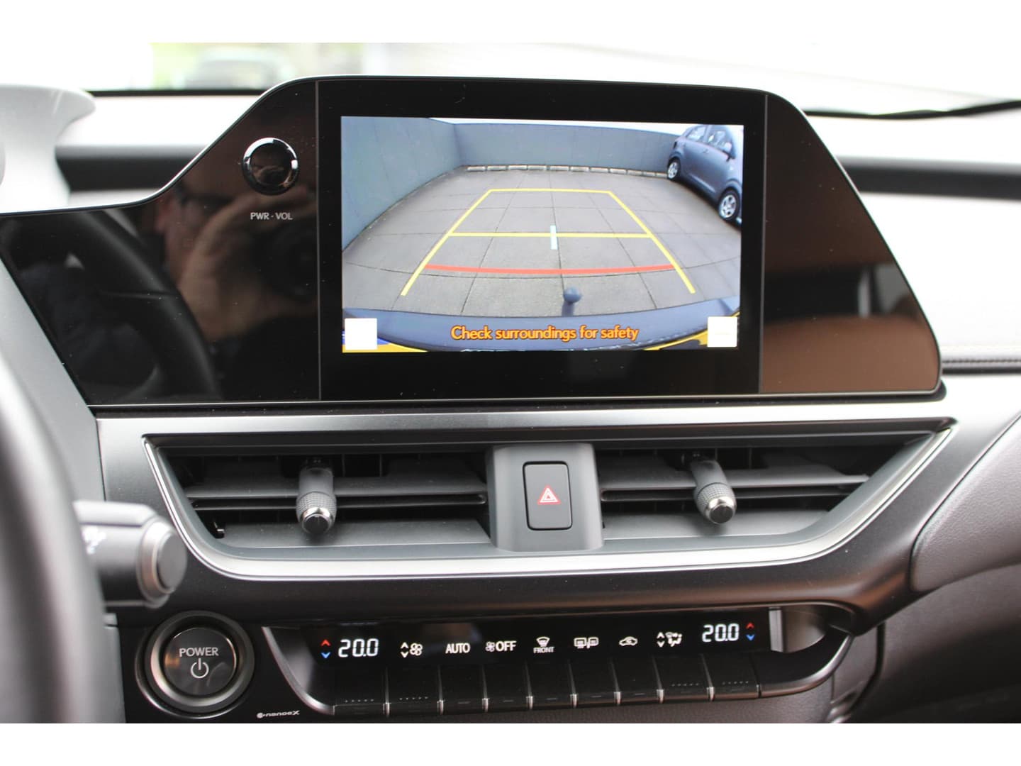 Lexus Ux thumbnail 22