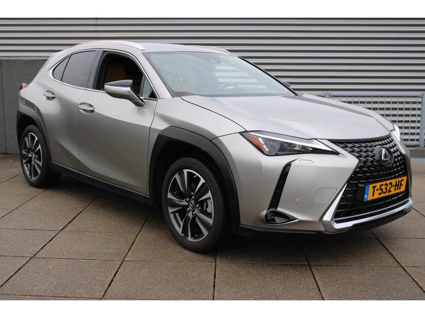 Lexus Ux thumbnail 2