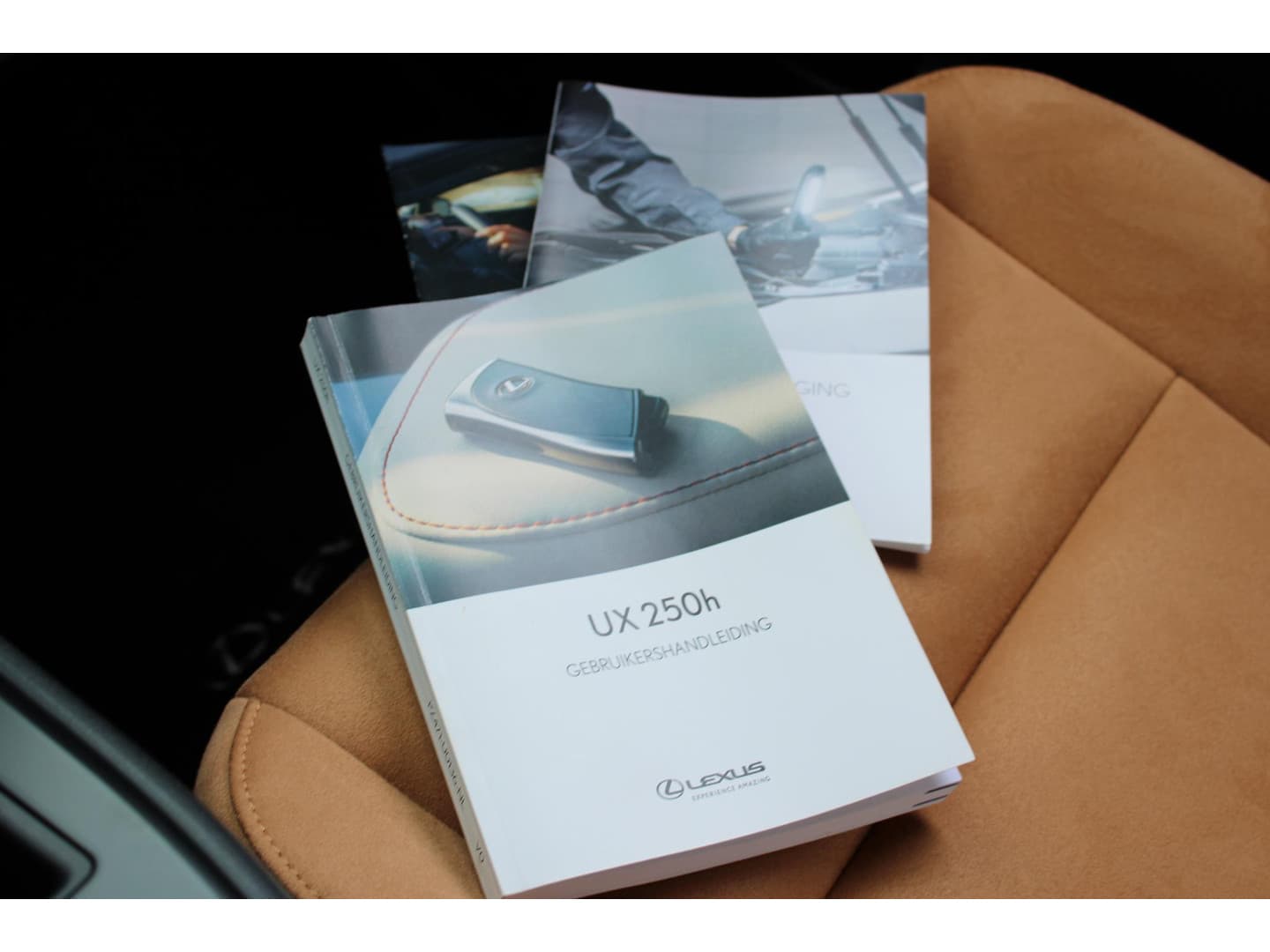 Lexus Ux thumbnail 32