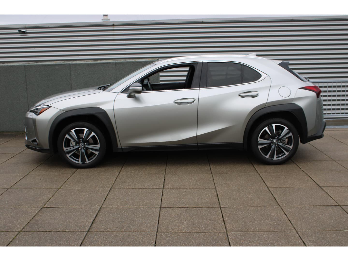 Lexus Ux thumbnail 4