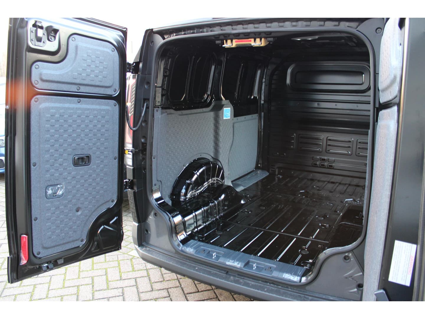 Kia Pv5 thumbnail 29