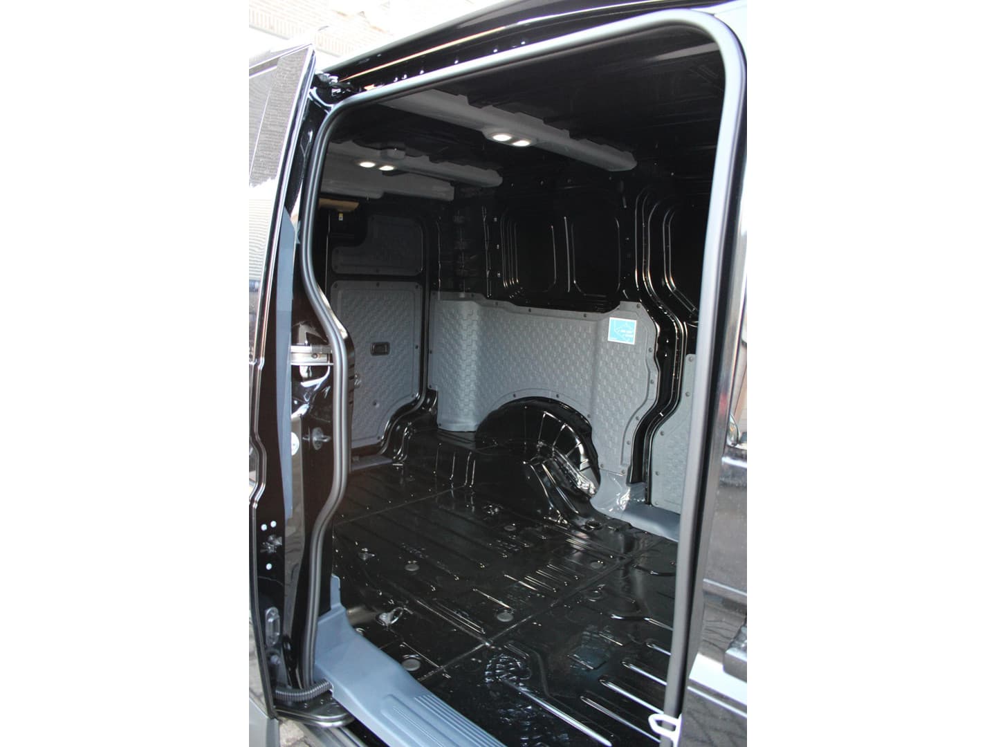 Kia Pv5 thumbnail 32