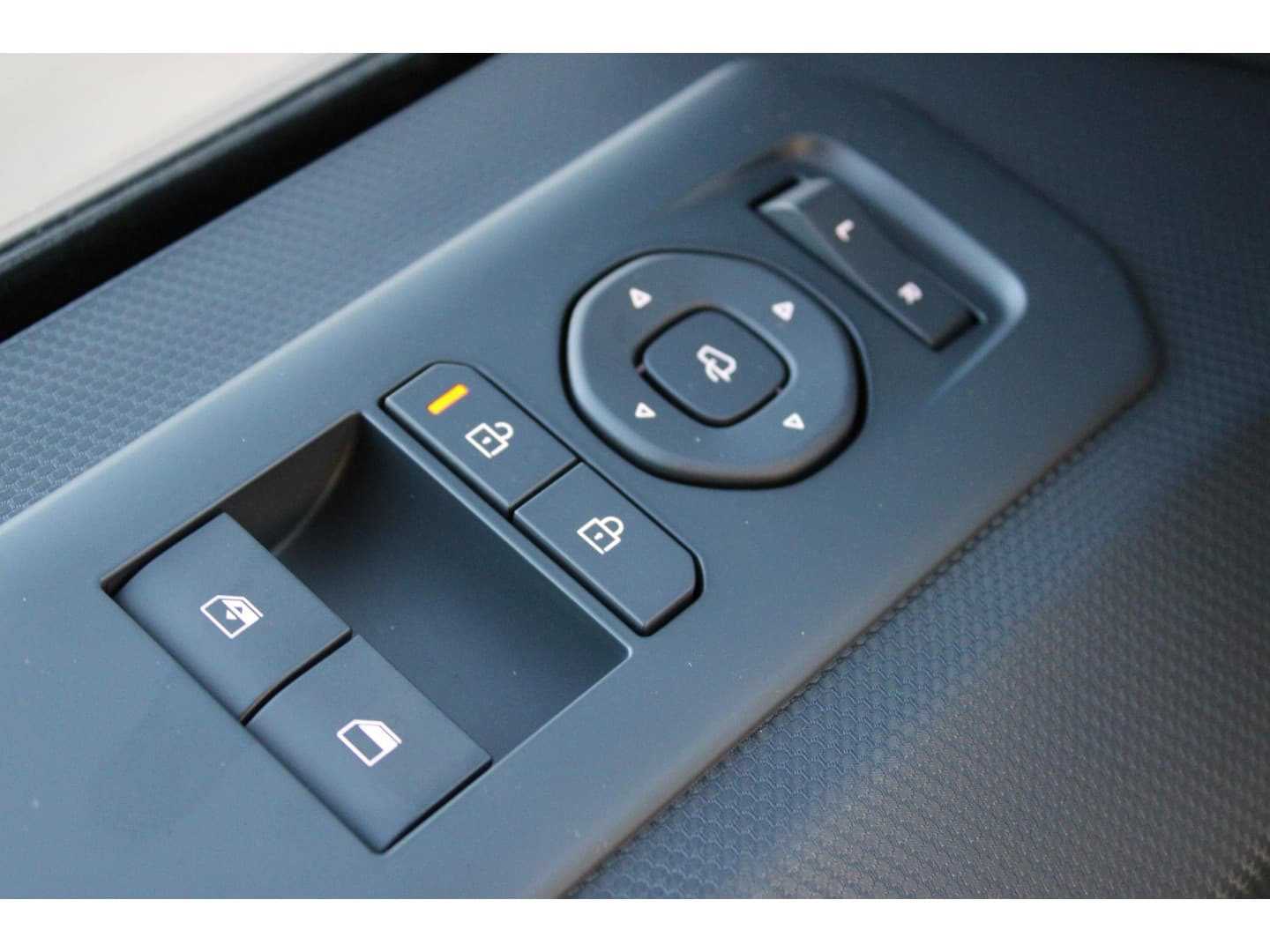 Kia Pv5 thumbnail 25