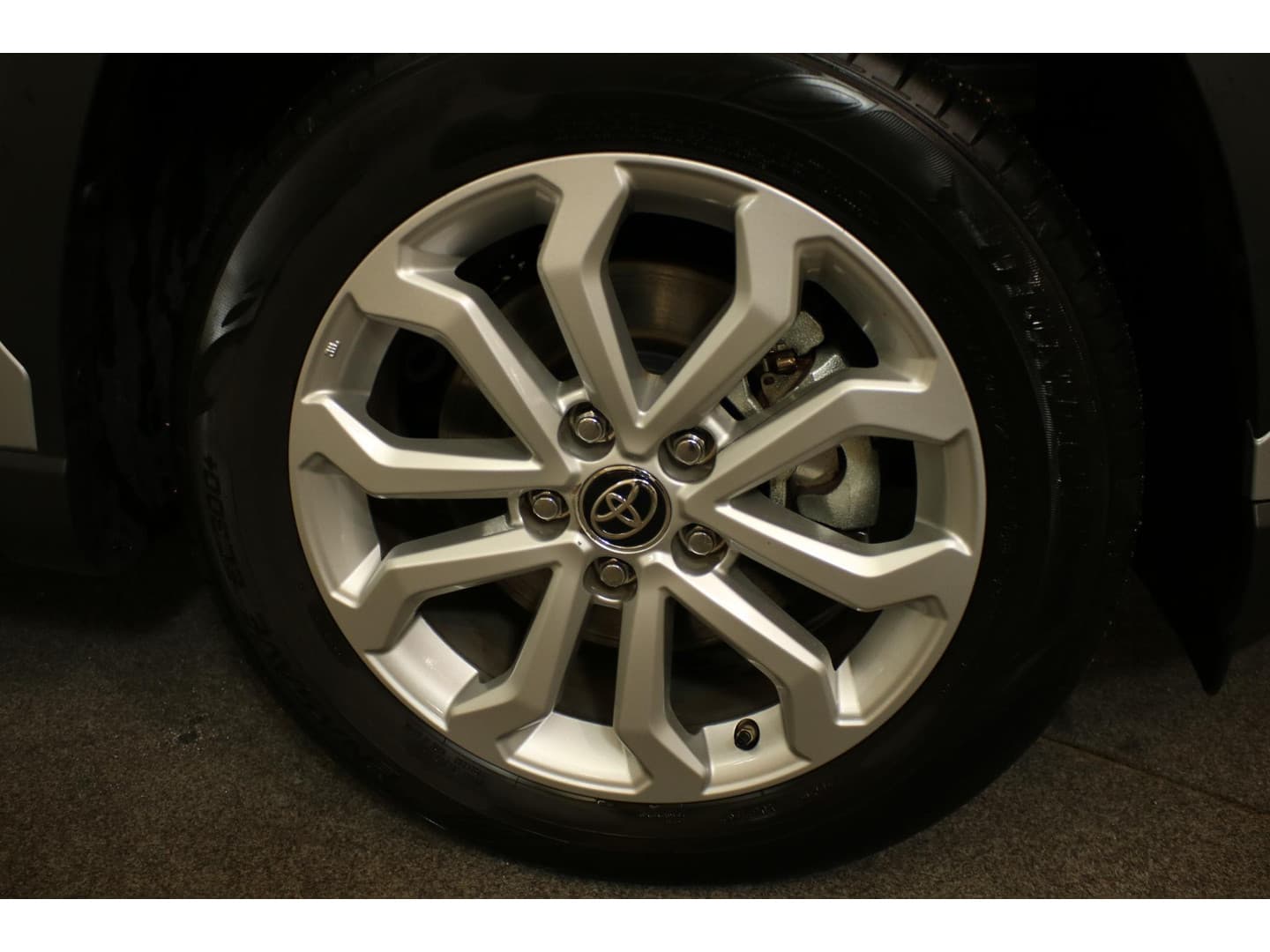 Toyota Corolla-cross thumbnail 23