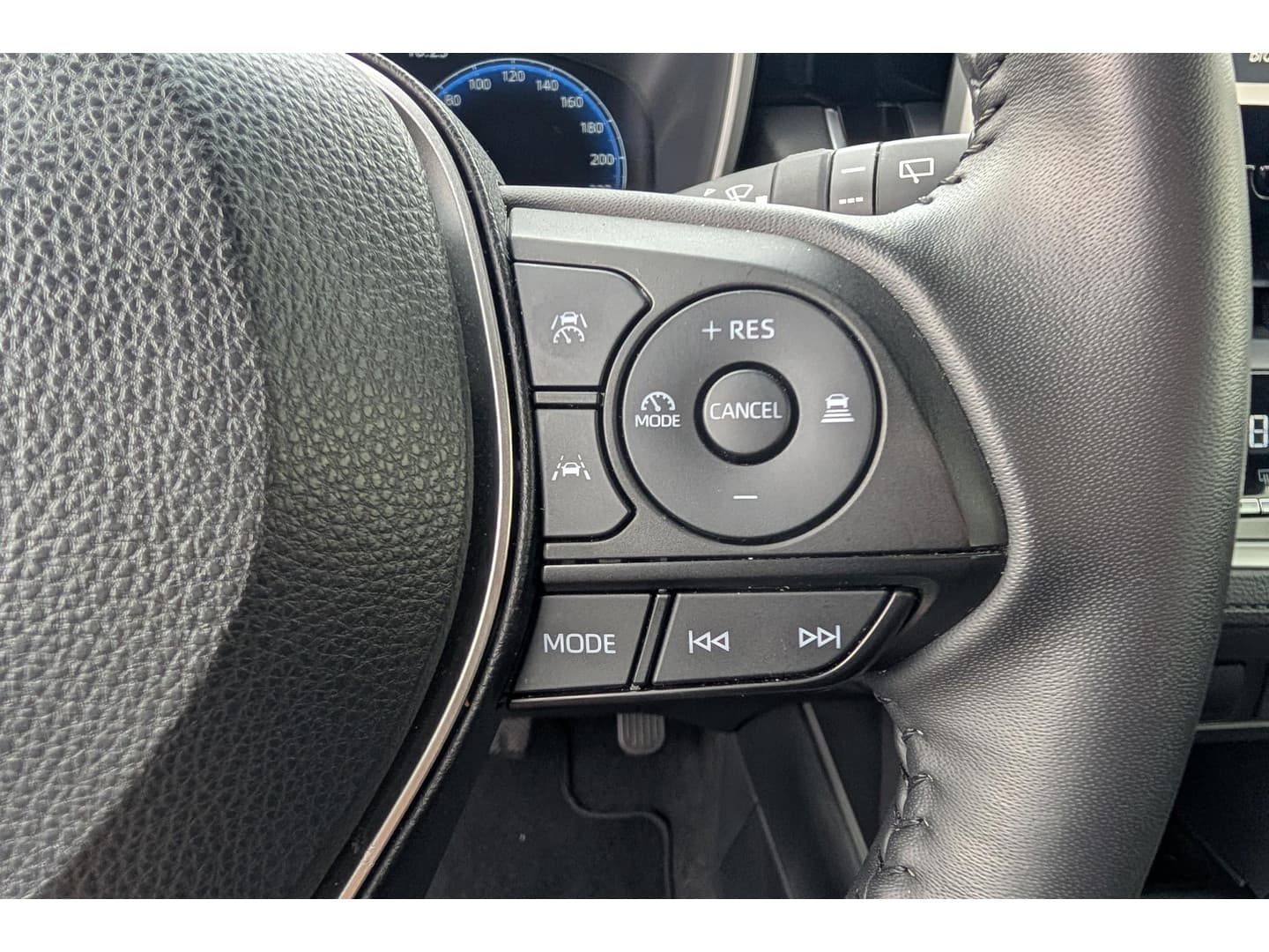 Toyota Corolla-cross thumbnail 30