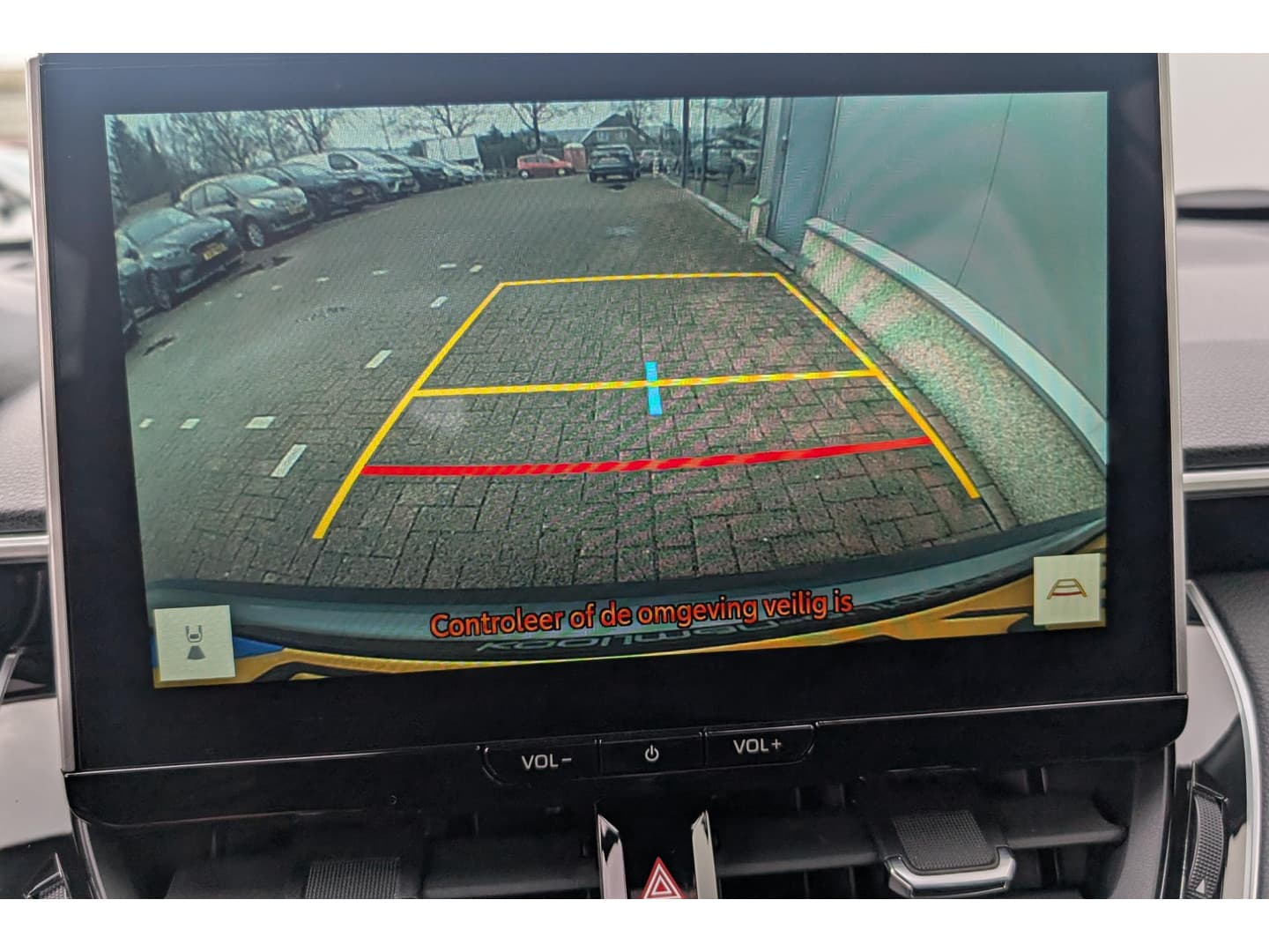 Toyota Corolla-cross thumbnail 32