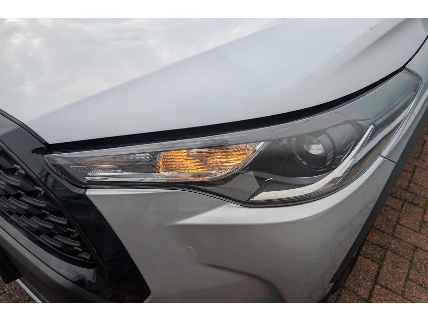 Toyota Corolla-cross thumbnail 9