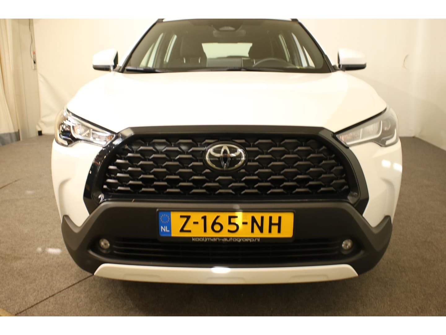 Toyota Corolla-cross thumbnail 14