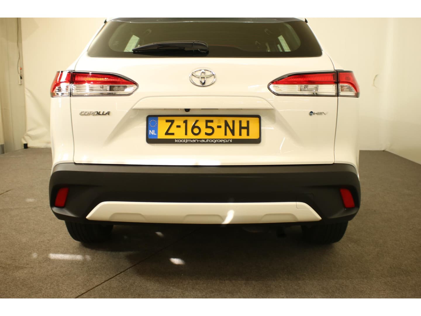 Toyota Corolla-cross thumbnail 16