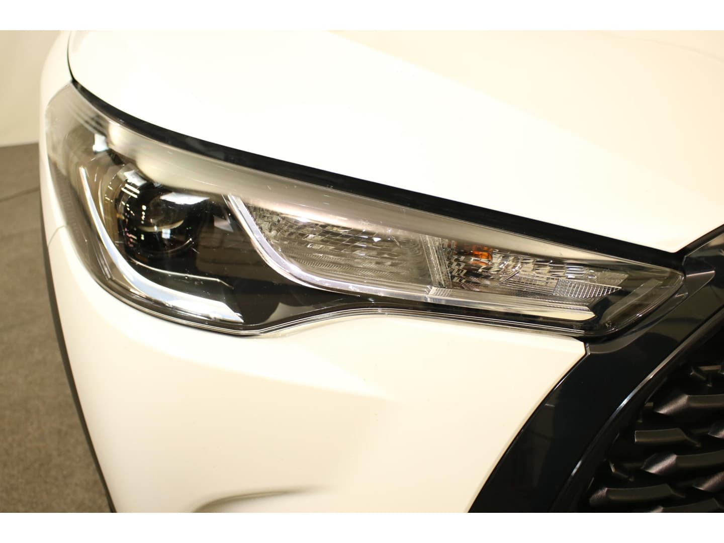 Toyota Corolla-cross thumbnail 8