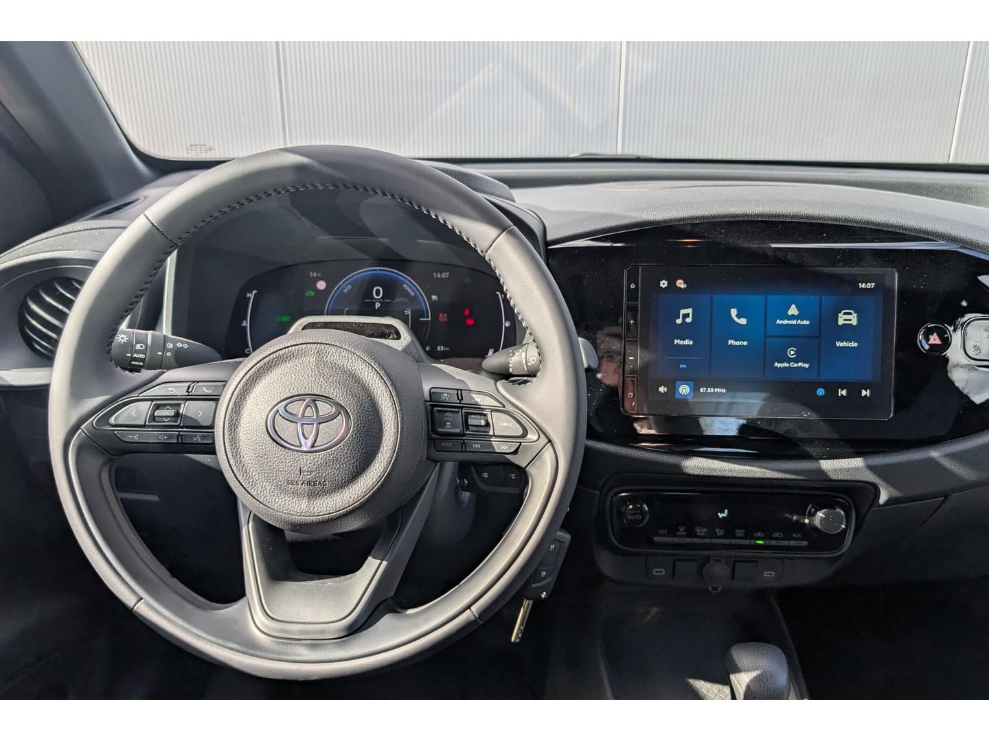 Toyota Aygo thumbnail 11