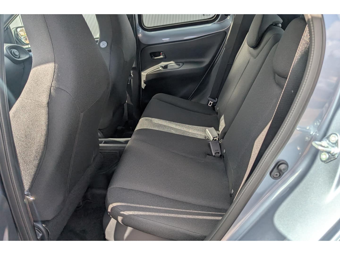 Toyota Aygo thumbnail 19