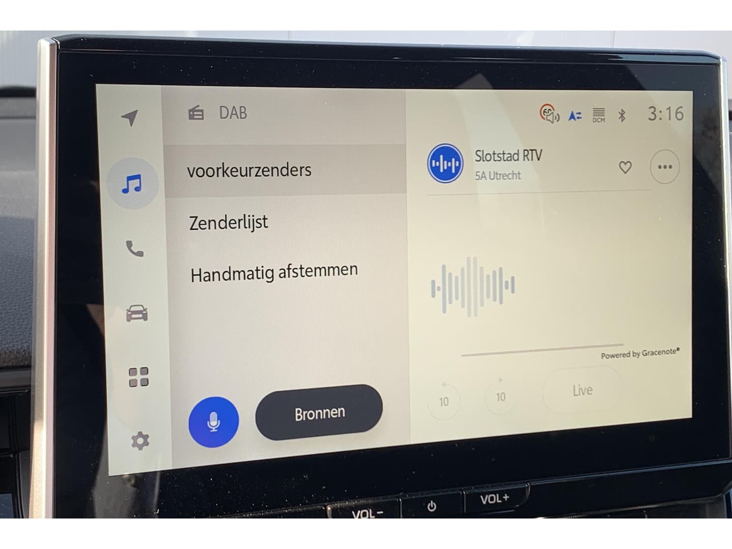 Toyota Corolla-cross thumbnail 18