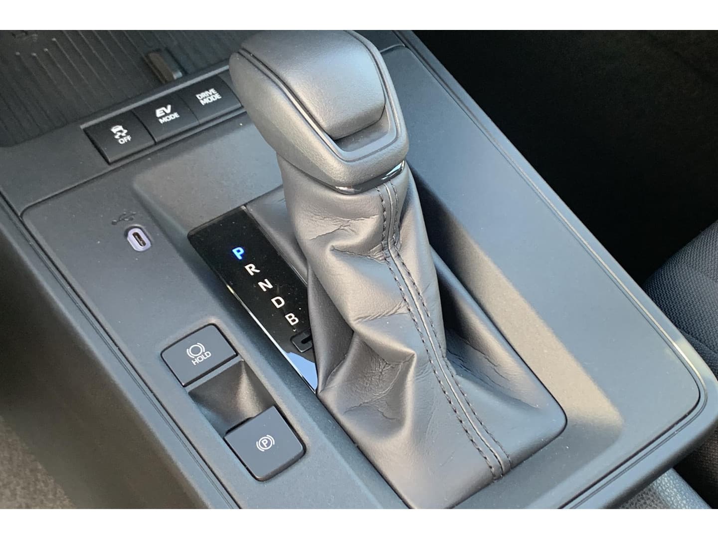 Toyota Corolla-cross thumbnail 24