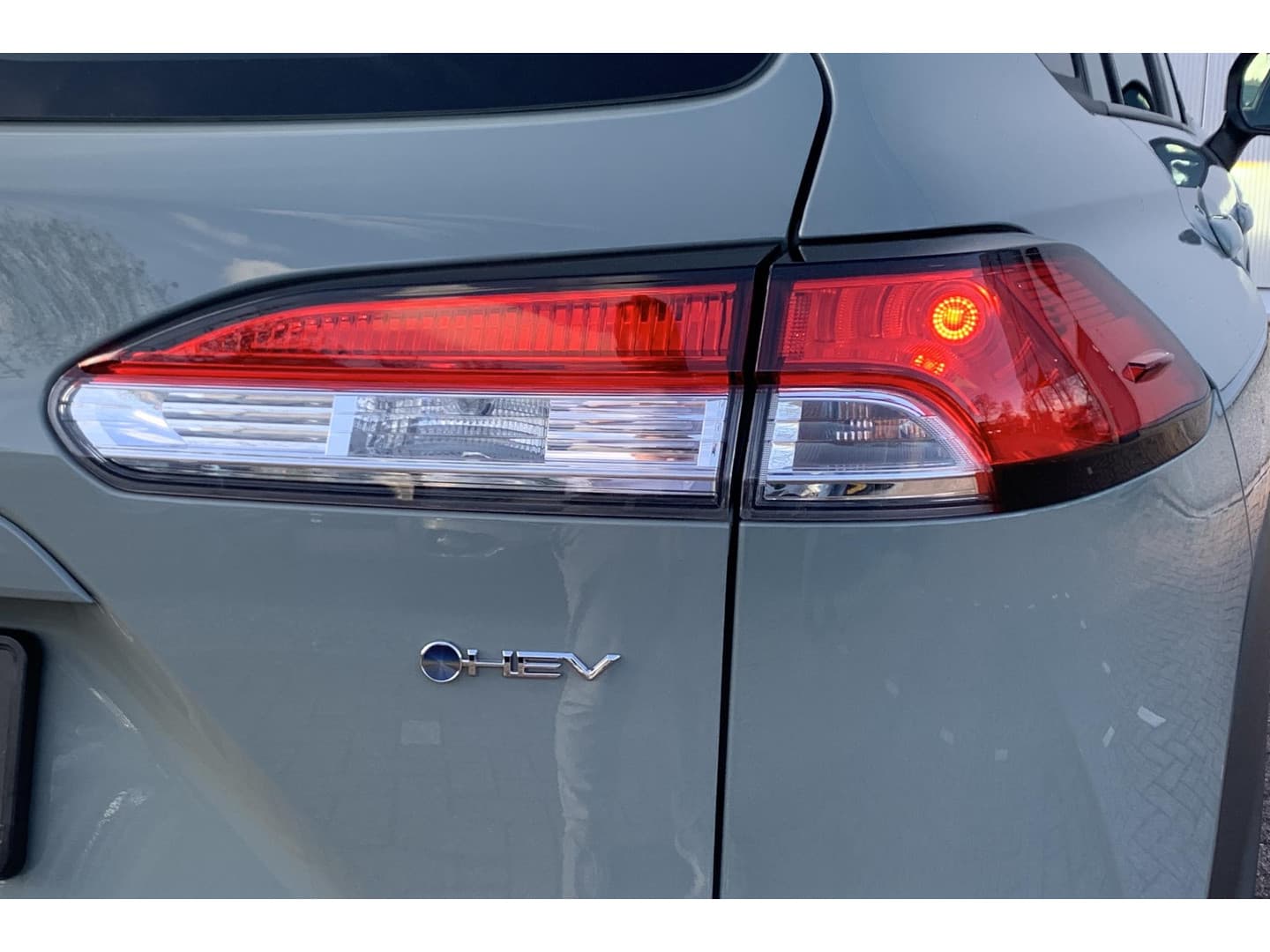 Toyota Corolla-cross thumbnail 7