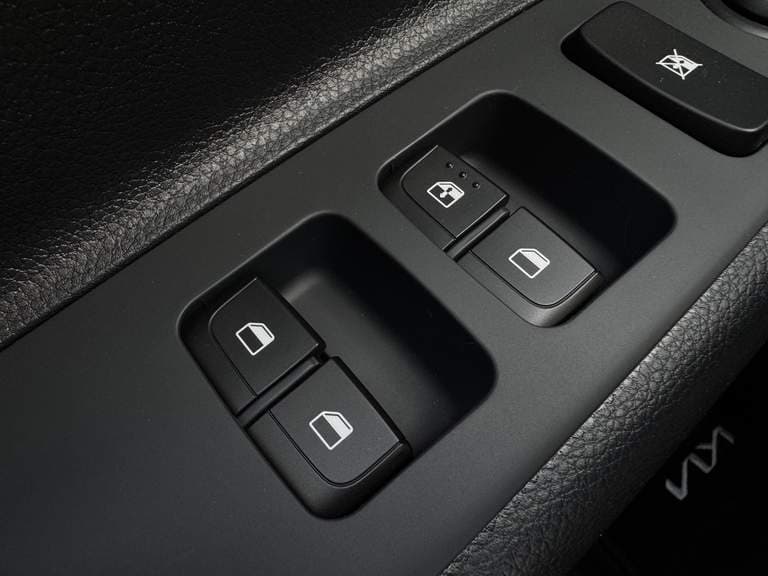 Kia Stonic thumbnail 45