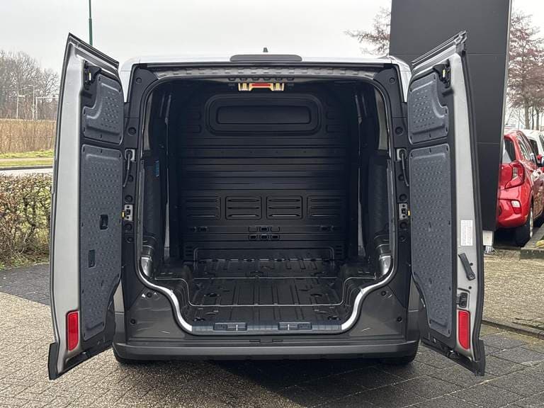 Kia Pv5 thumbnail 55