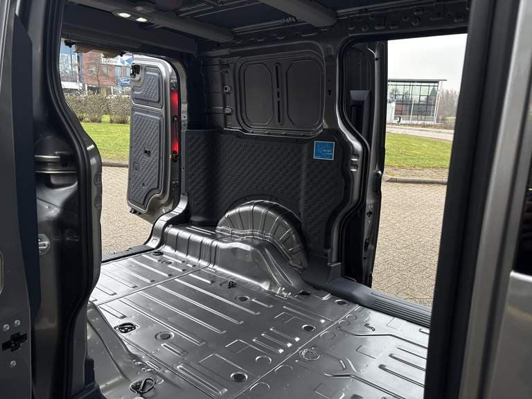 Kia Pv5 thumbnail 61