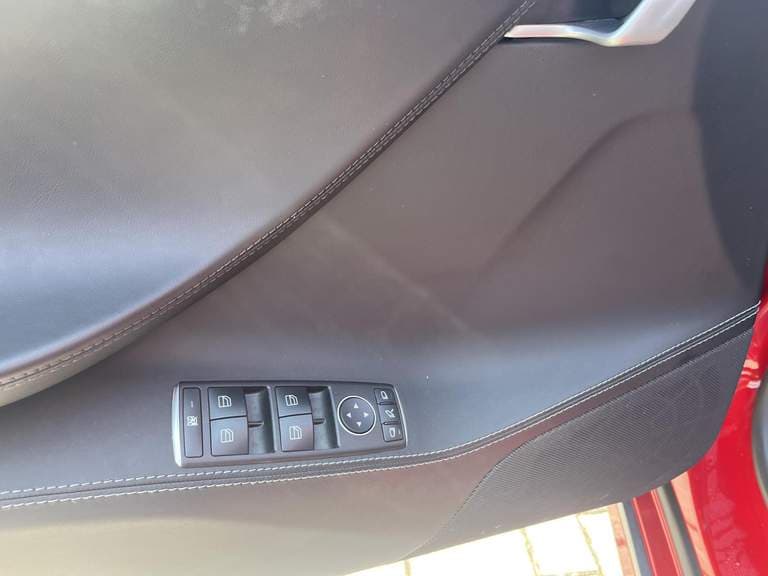 Tesla Model-s thumbnail 43