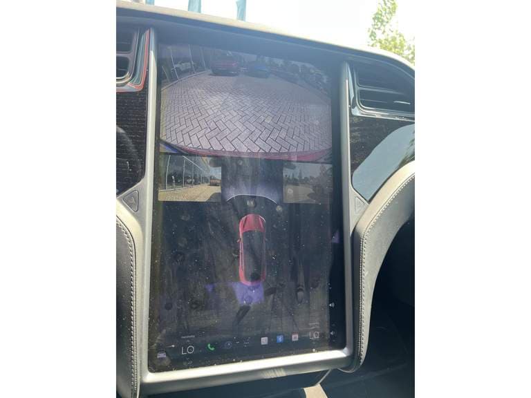 Tesla Model-s thumbnail 48