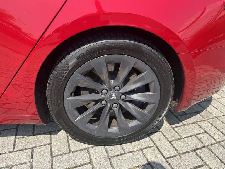 Tesla Model-s thumbnail 35