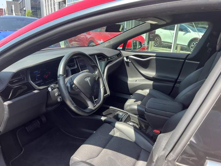 Tesla Model-s thumbnail 39